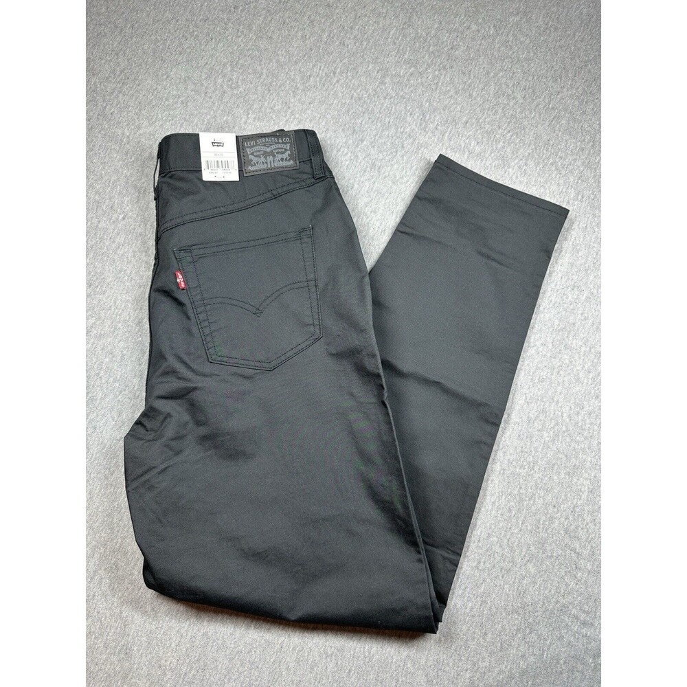 New Levi’s High-Waisted Mom Jeans Tapered‎ Leg Black 30x30 NWT Irregular